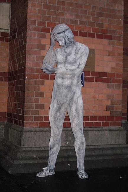 Bodypainting Camouflage Statue 2