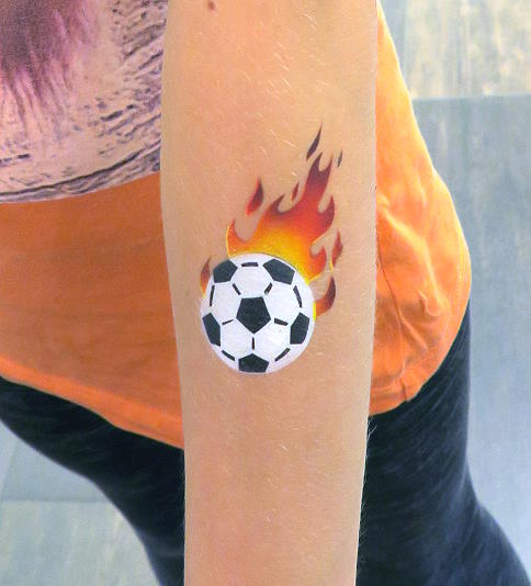 Fanschminken Fussball Airbrush Tattoo