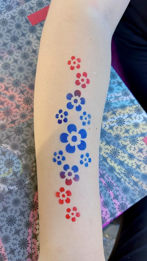 Airbrush Tattoo Blumen bunt