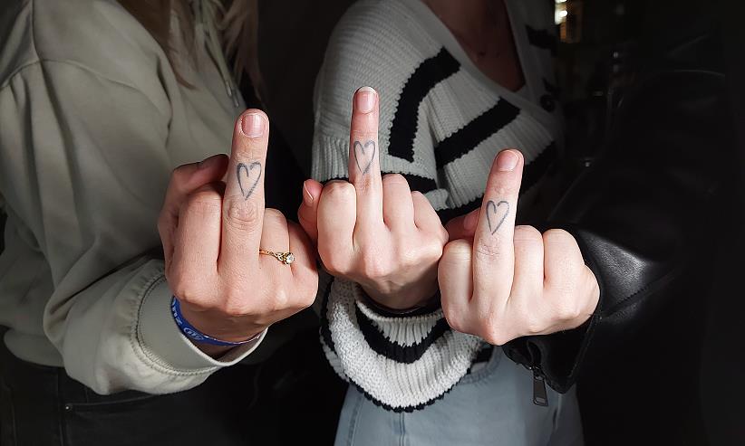 Airbrush Tattoos Finger