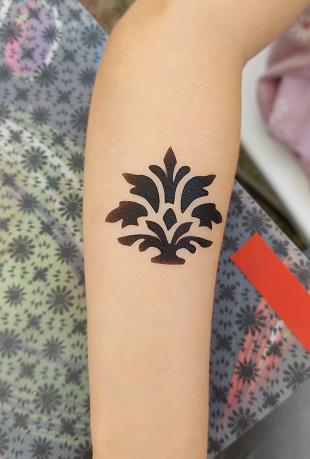Airbrush Tattoo Ornament