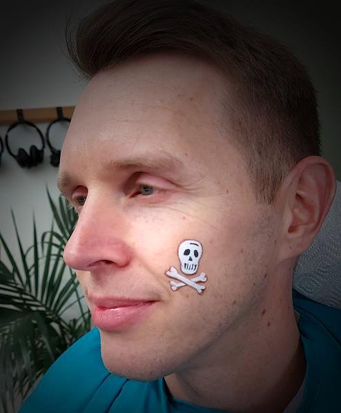 Halloween Facepainting Totenkopf