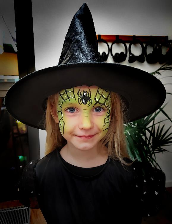 Halloween Kinderschminken Hexe