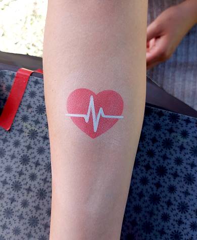 Airbrush Tattoo Medizin Herz