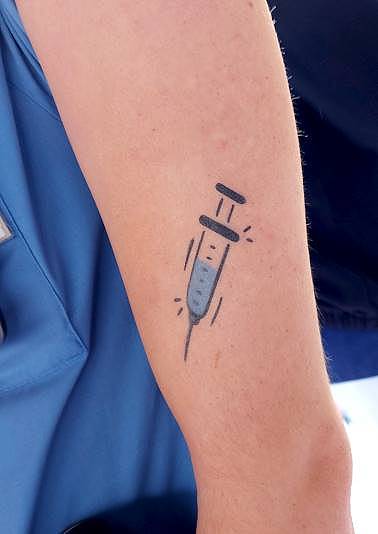 Airbrush Tattoo Medizin Spritze